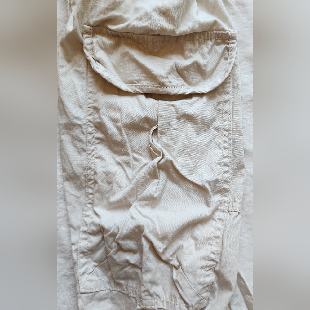 LIKE NEW Forever 21 Cream Cargo Pants with Elastic Waist - Picture 2 of 6